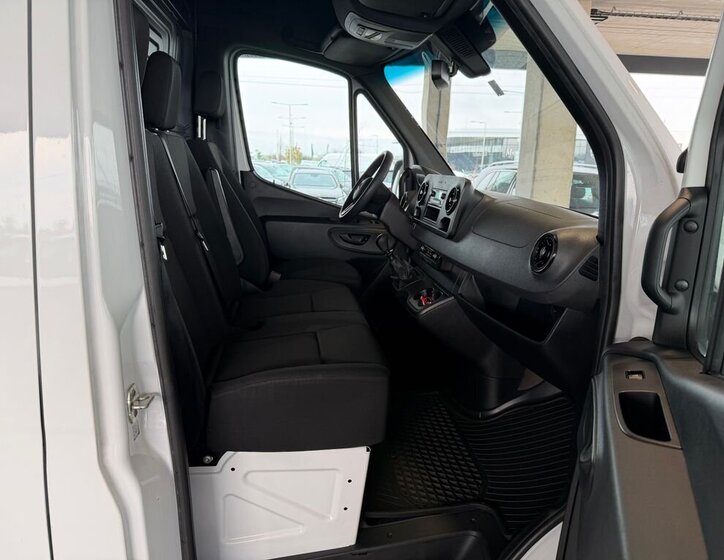 Mercedes-Benz Sprinter 16