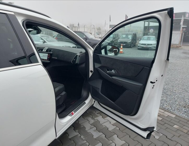 DS Automobiles DS7 Crossback SUV / Terénní 1,6 l 133 kw