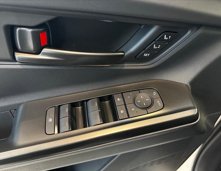 Toyota bZ4X SUV / Terénní 0,0 252 kw