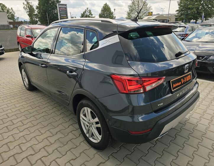 Seat Arona 8