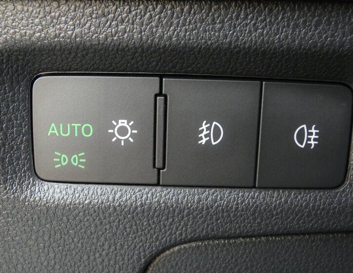 Škoda Octavia Sedan / Limuzína 2,0 l 110 kw