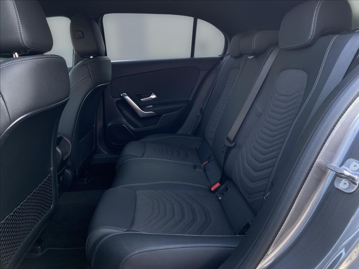 Mercedes-Benz Třídy A Hatchback 1,3 l 120 kw