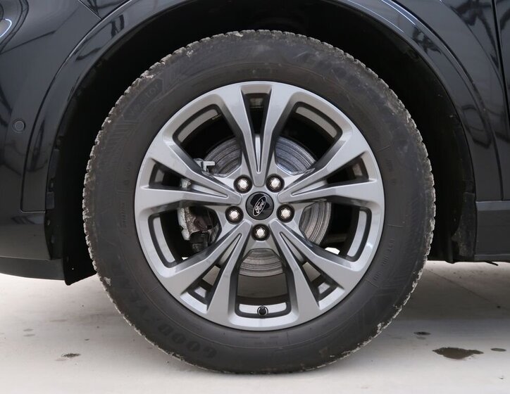 Ford Kuga SUV / Terénní 2,0 l 88 kw