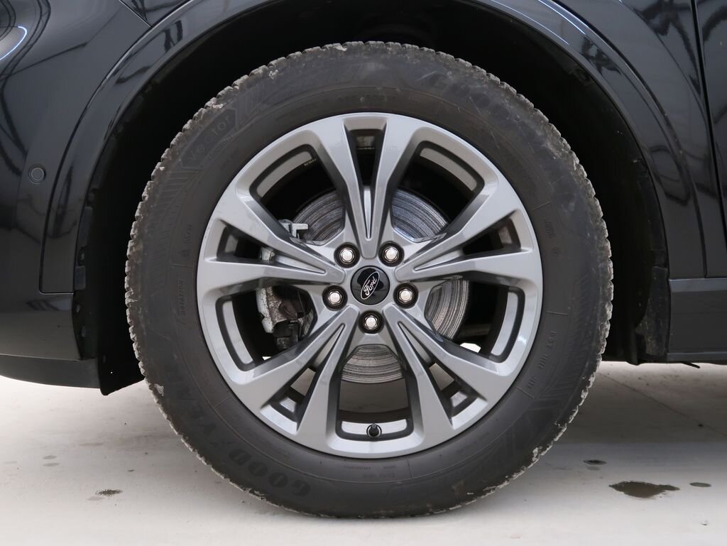 Ford Kuga SUV / Terénní 2,0 l 88 kw