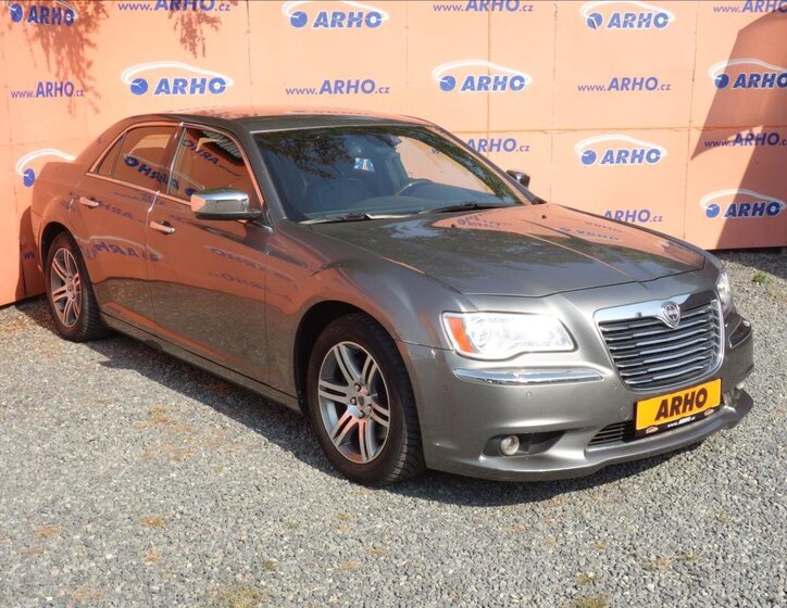 Lancia Thema Sedan / Limuzína 3,0 l 140 kw