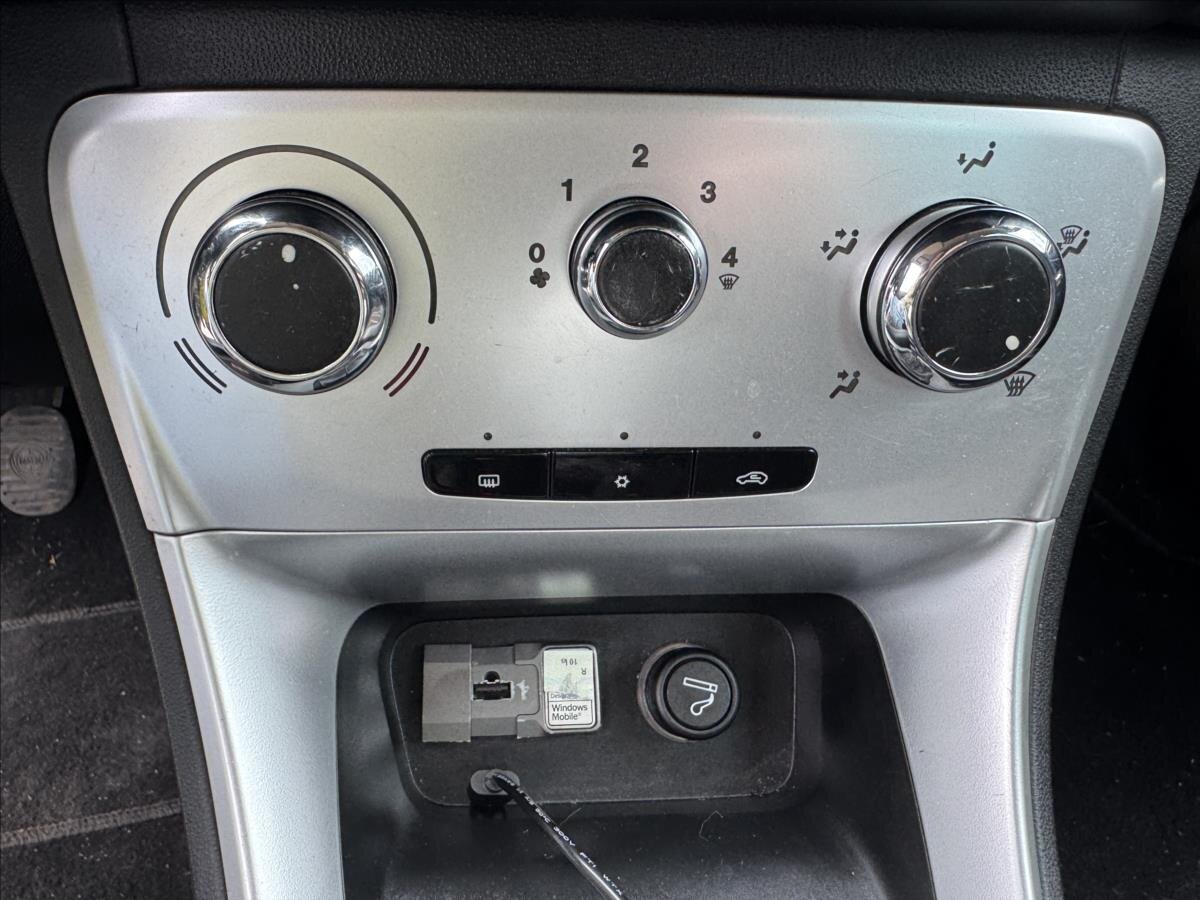 Lancia Delta Hatchback 2,0 l 121 kw