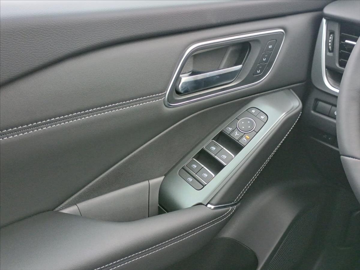 Nissan Qashqai SUV 1,3 l 116 kw