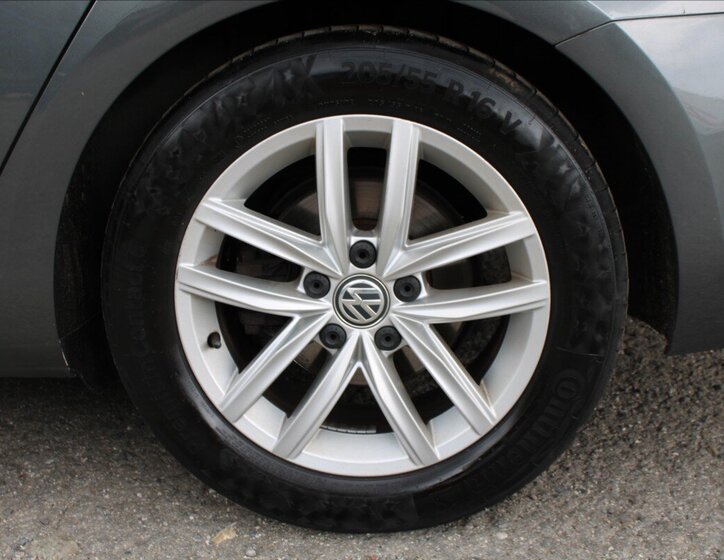 Volkswagen Golf Kombi 1,5 l 96 kw