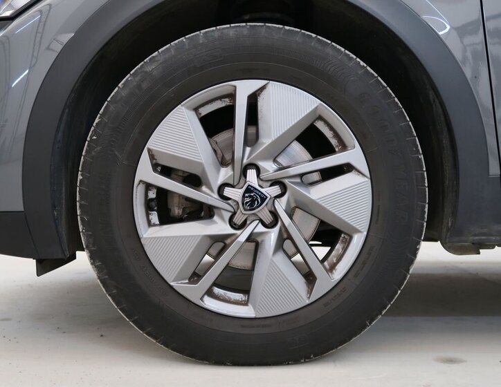 Peugeot 408 Liftback 1,2 l 96 kw