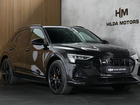 Audi e-tron SUV / Terénní 0,0 300 kw