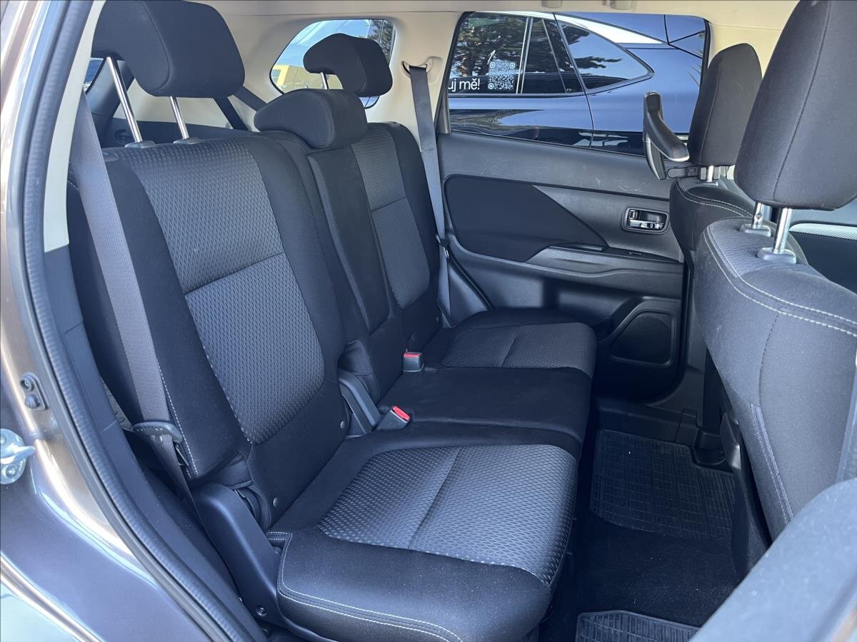 Mitsubishi Outlander SUV / Terénní 2,3 l 110 kw