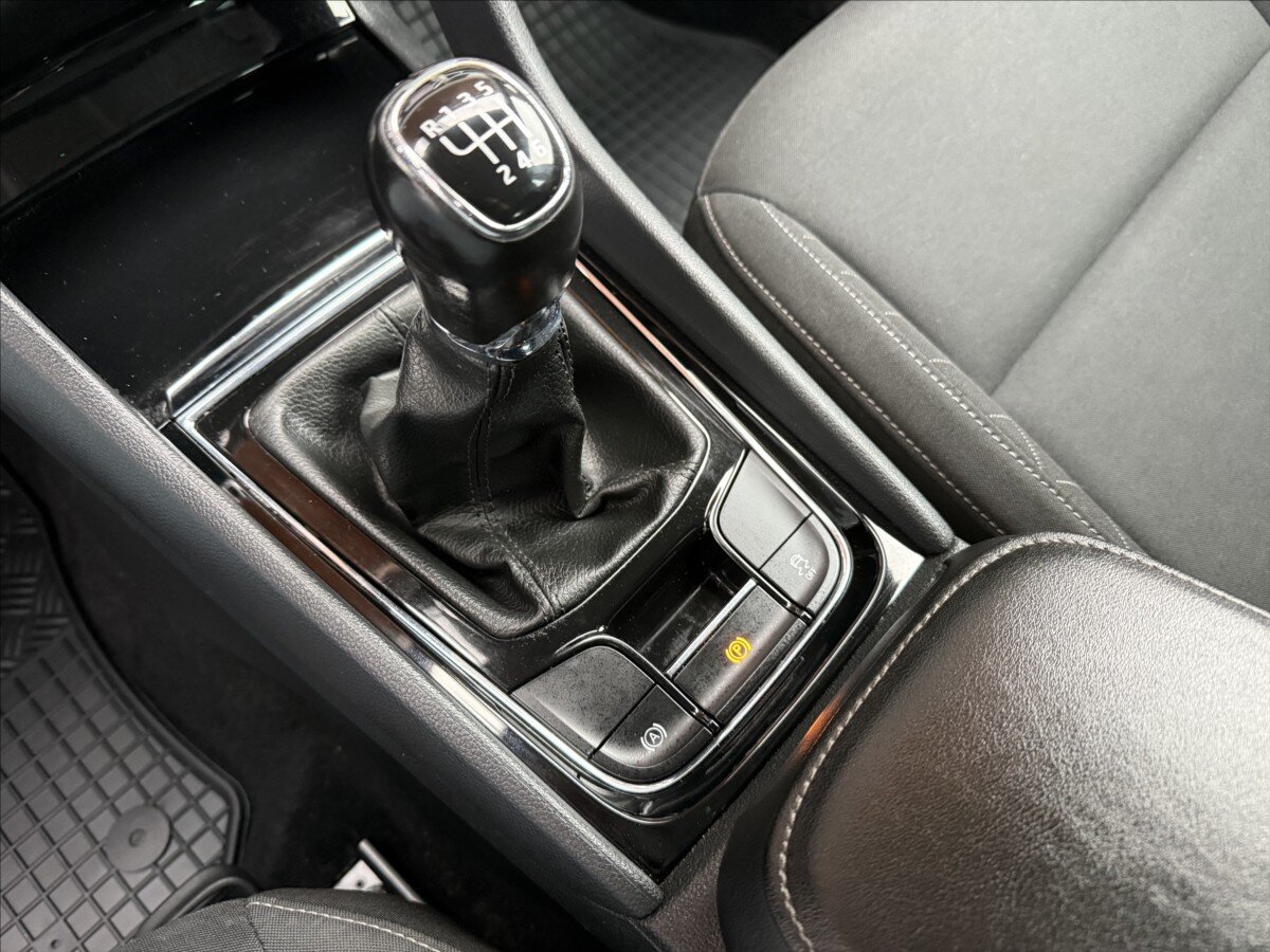 Škoda Karoq SUV / Terénní 1,6 l 85 kw