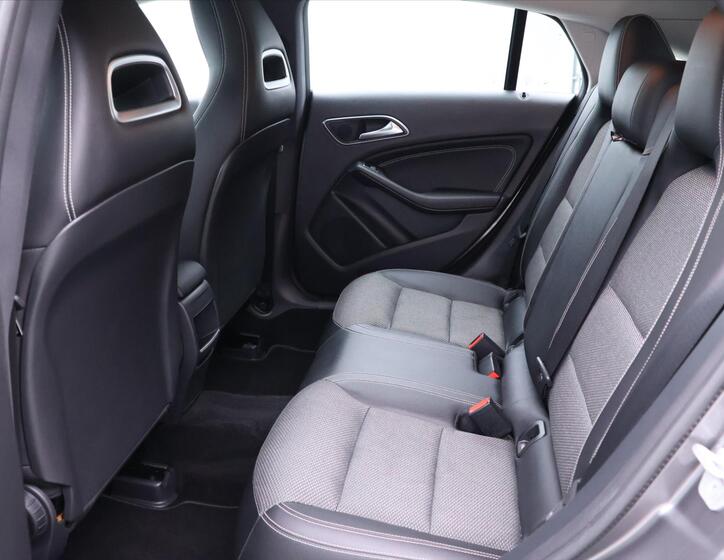 Mercedes-Benz CLA 15