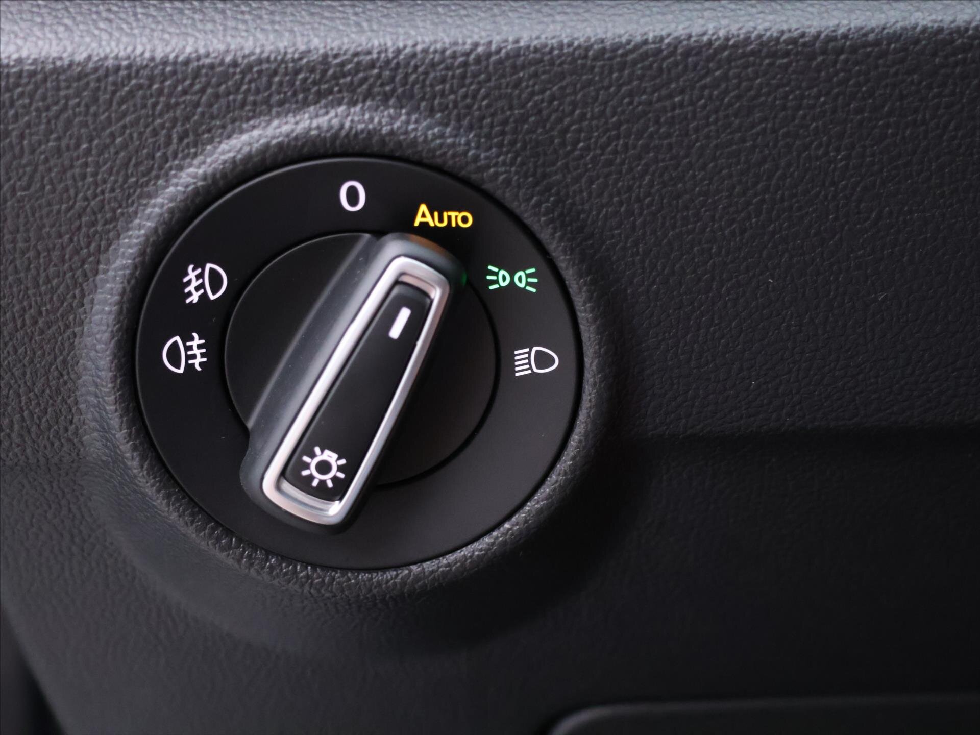 Volkswagen T-Roc SUV 1,5 l 110 kw