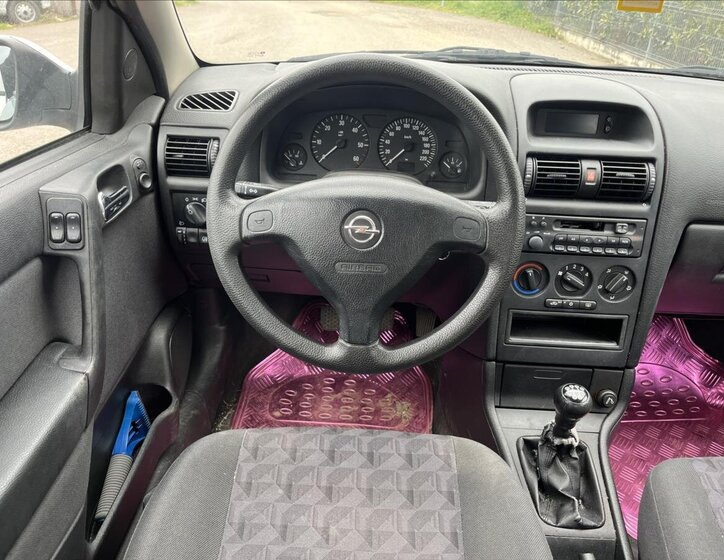 Opel Astra Hatchback 1,7 l 55 kw