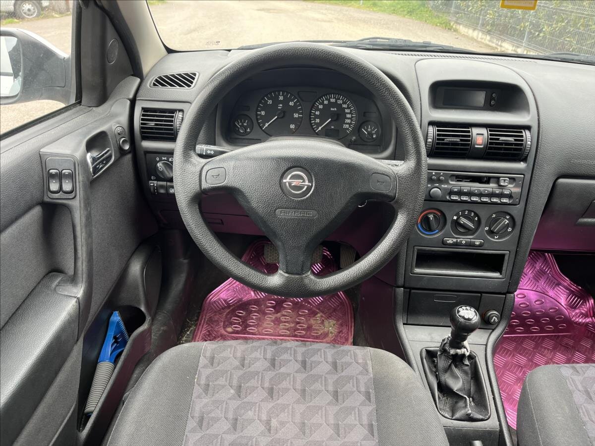 Opel Astra Hatchback 1,7 l 55 kw