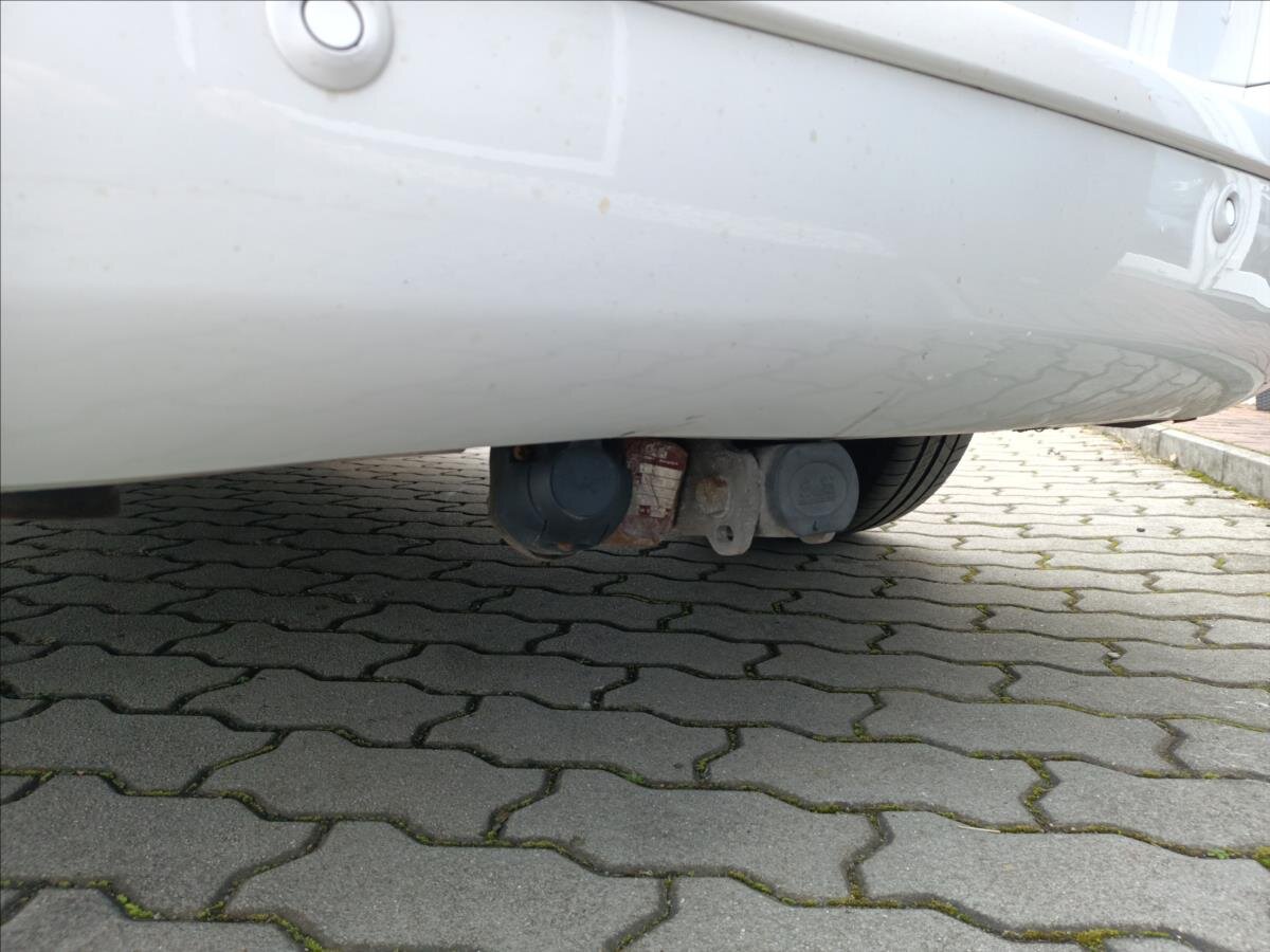 Peugeot 308 Kombi 1,6 l 686 kw