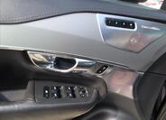 Volvo XC90 30