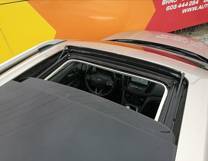 Ford Kuga SUV / Terénní 2,0 l 110 kw