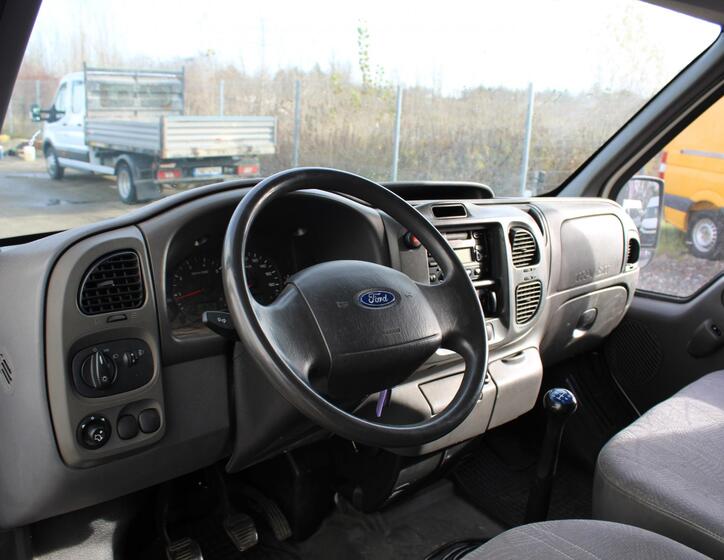 Ford Transit 9