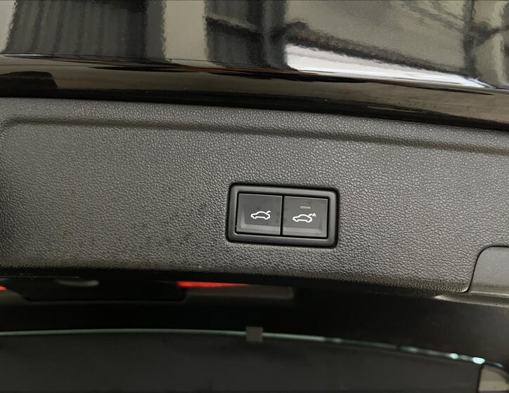 Volkswagen Touareg SUV / Terénní 3,0 l 210 kw