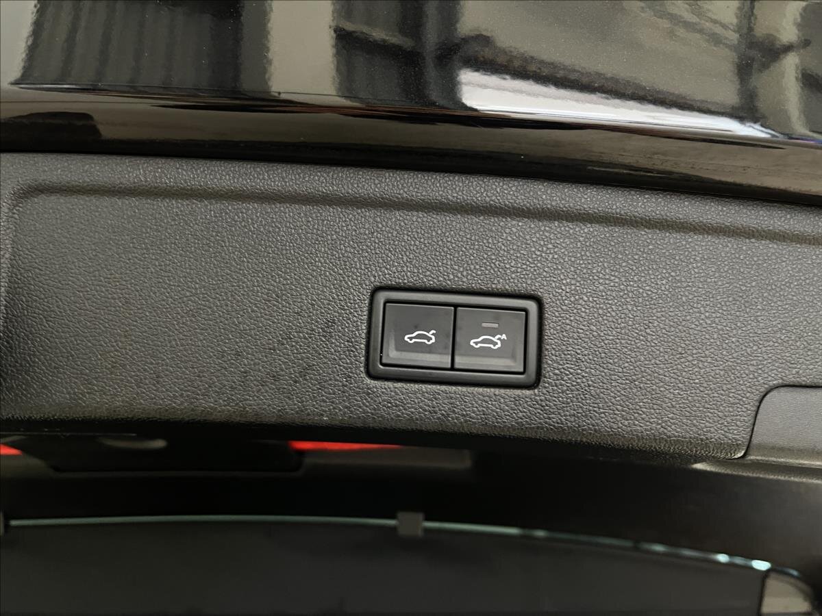 Volkswagen Touareg SUV / Terénní 3,0 l 210 kw