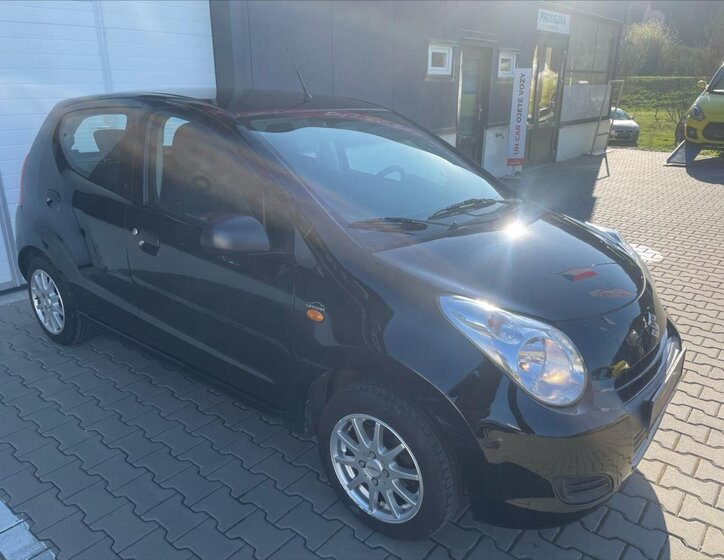 Suzuki Alto Hatchback 996,0 50 kw