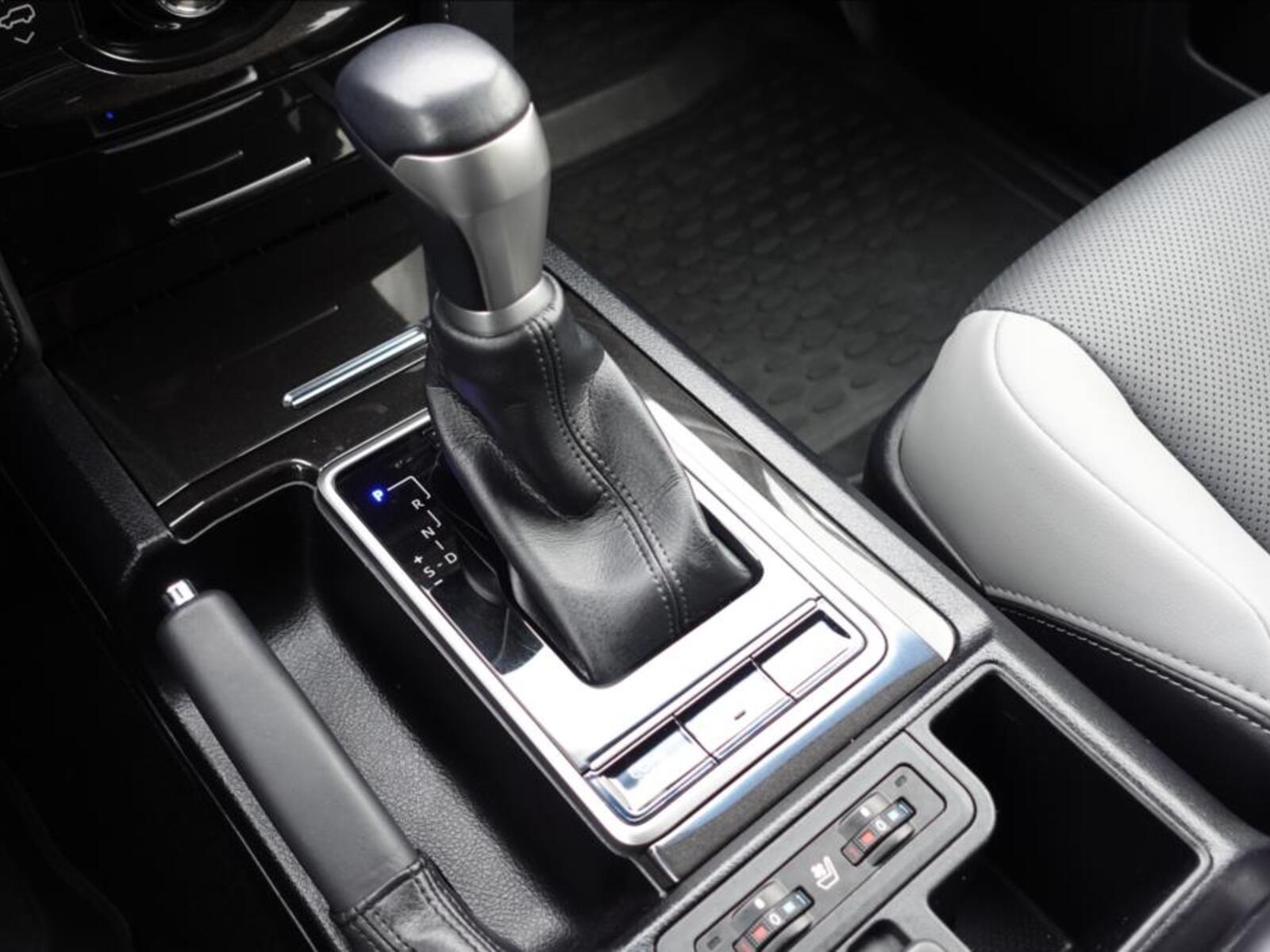 Toyota Land Cruiser 23