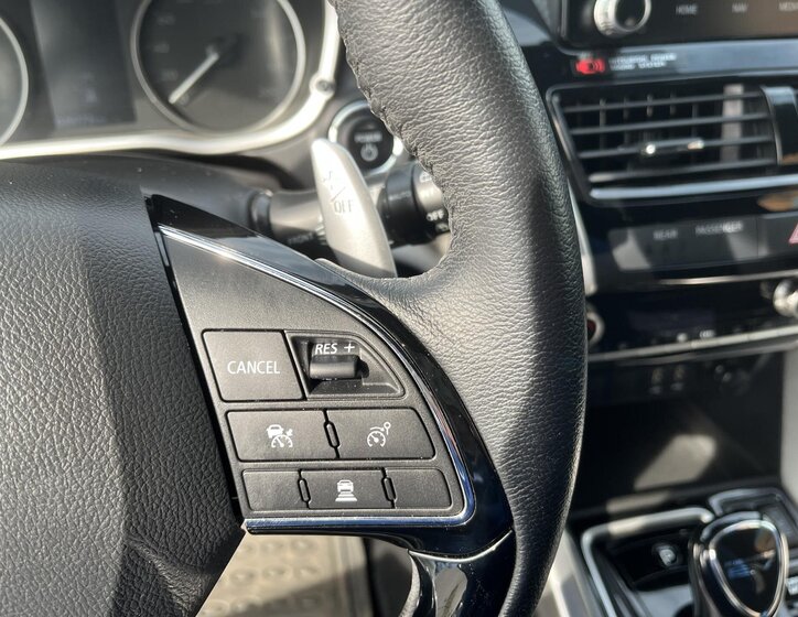 Mitsubishi Eclipse Cross SUV / Terénní 2,4 l 72 kw