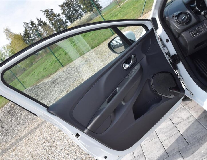 Renault Clio Hatchback 1,1 l 54 kw