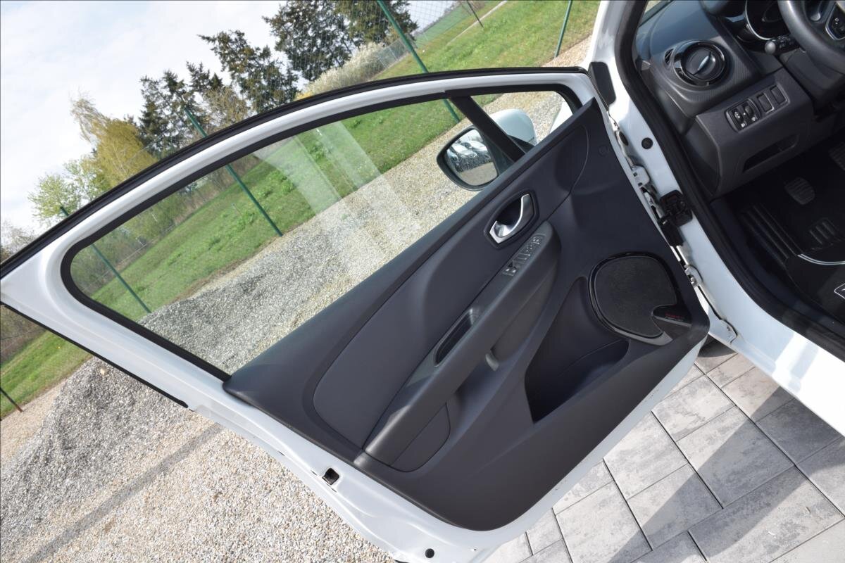 Renault Clio Hatchback 1,1 l 54 kw