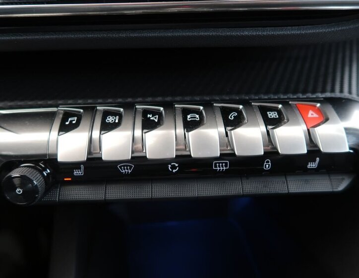 Peugeot 5008 SUV / Terénní 1,5 l 96 kw