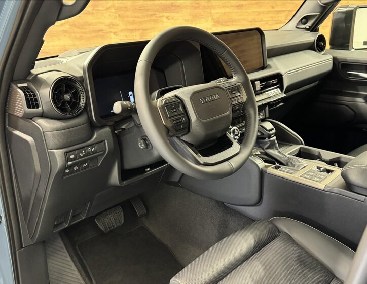 Toyota Land Cruiser SUV 2,8 l 151 kw