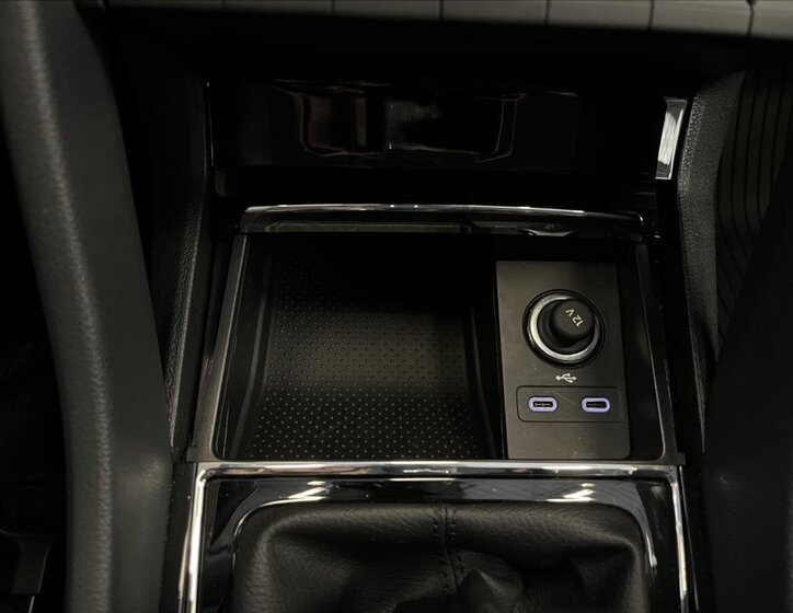 Škoda Karoq SUV 1,5 l 110 kw