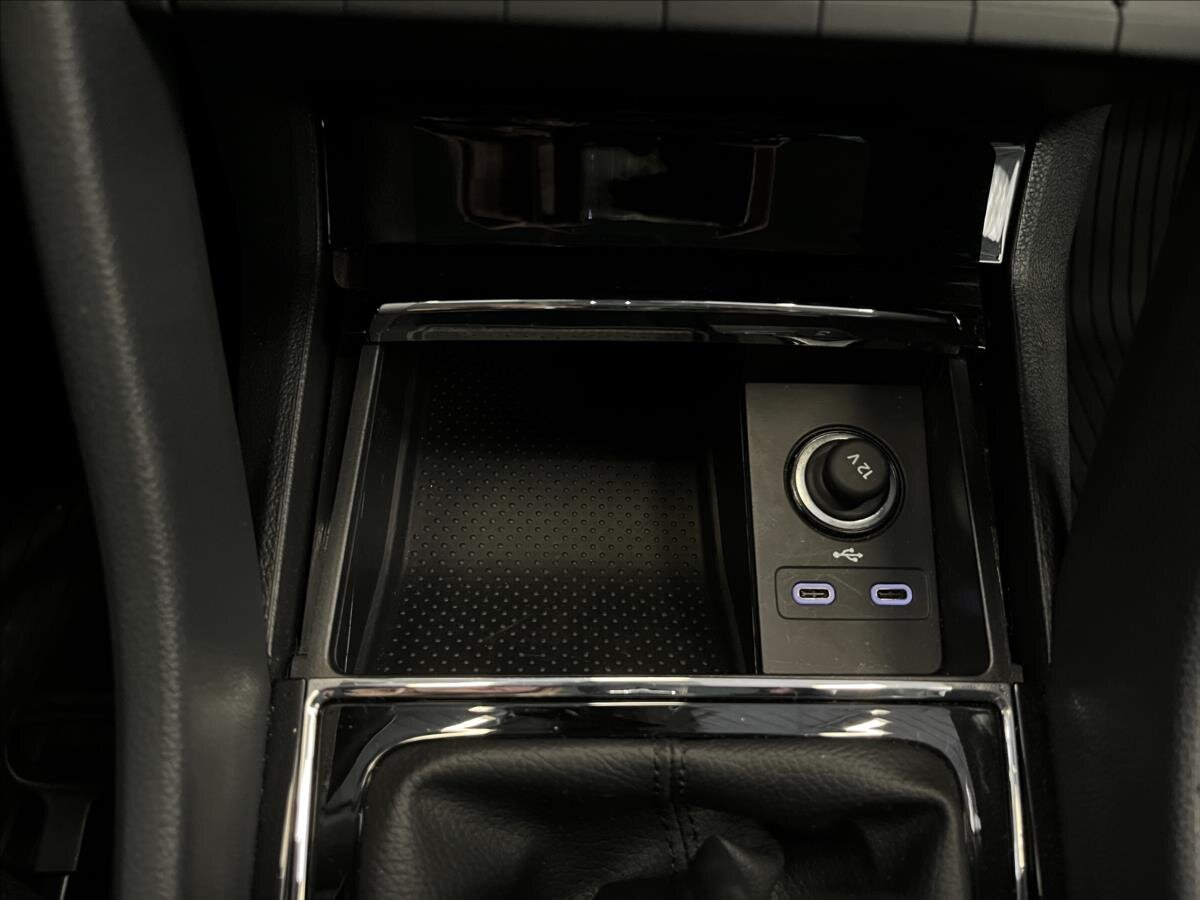 Škoda Karoq SUV 1,5 l 110 kw