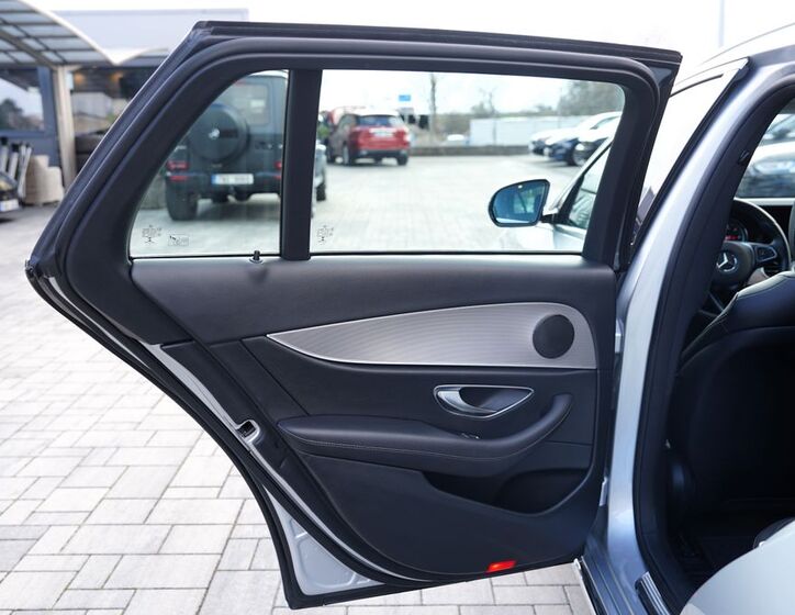 Mercedes-Benz Třídy E 18