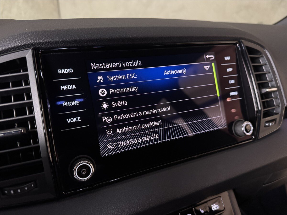 Škoda Karoq SUV 1,5 l 110 kw