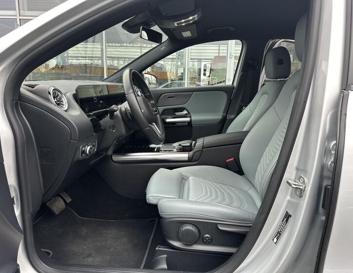 Mercedes-Benz GLA 13