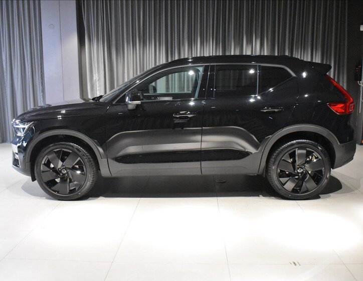 Volvo XC40 SUV / Terénní 2,0 l 145 kw