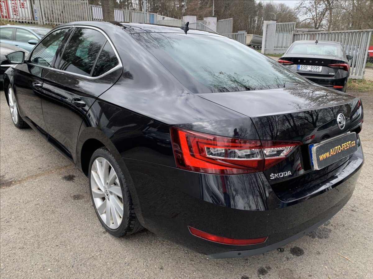 Škoda Superb Sedan / Limuzína 1,5 l 110 kw
