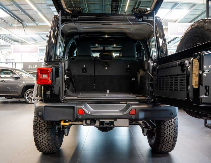 Jeep Wrangler 6