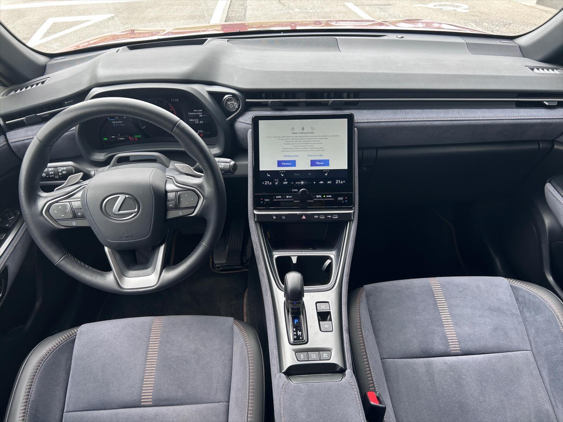 Lexus LBX SUV / Terénní 1,5 l 100 kw