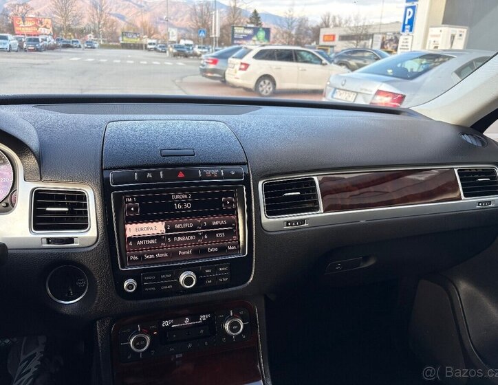 Volkswagen Touareg SUV / Terénní 0,0 193 kw