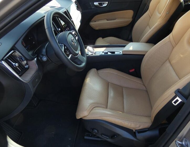 Volvo XC60 SUV / Terénní 2,0 l 145 kw