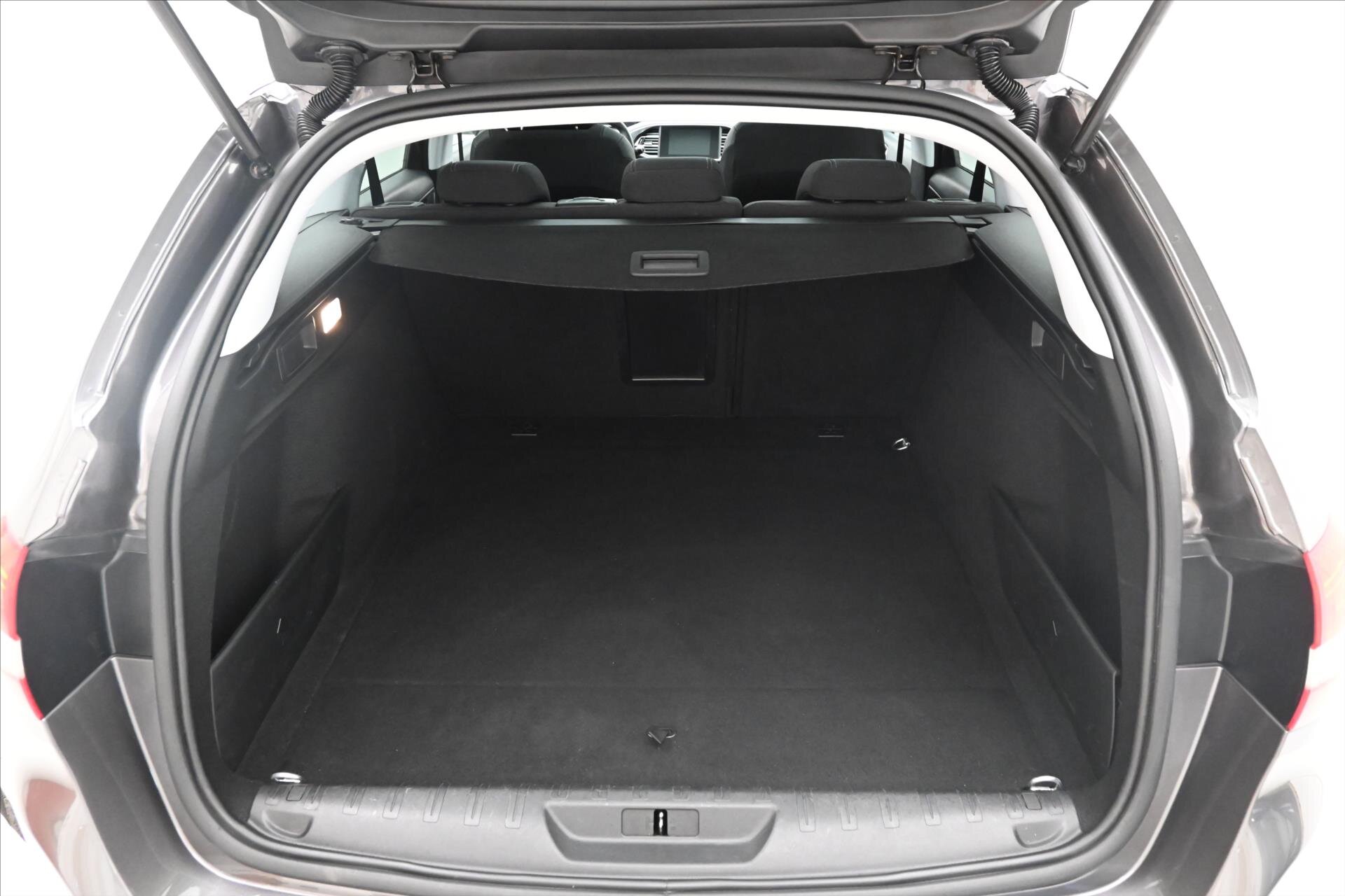 Peugeot 308 Kombi 1,5 l 96 kw