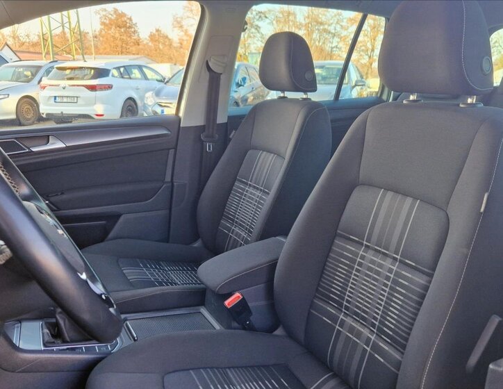 Volkswagen Golf Sportsvan Kombi 1,2 l 81 kw