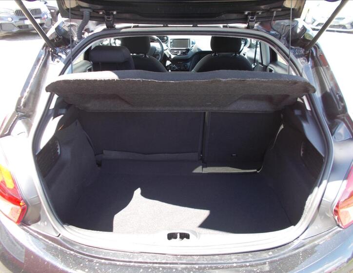 Peugeot 208 13