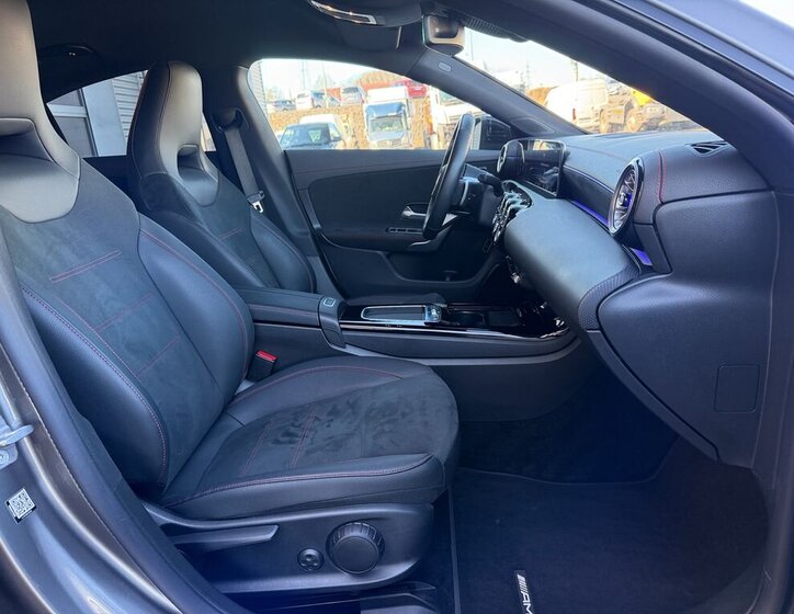 Mercedes-Benz CLA Sedan / Limuzína 2,0 l 110 kw