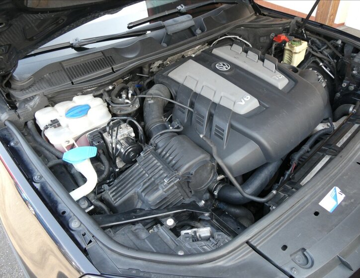 Volkswagen Touareg SUV / Terénní 3,0 l 180 kw