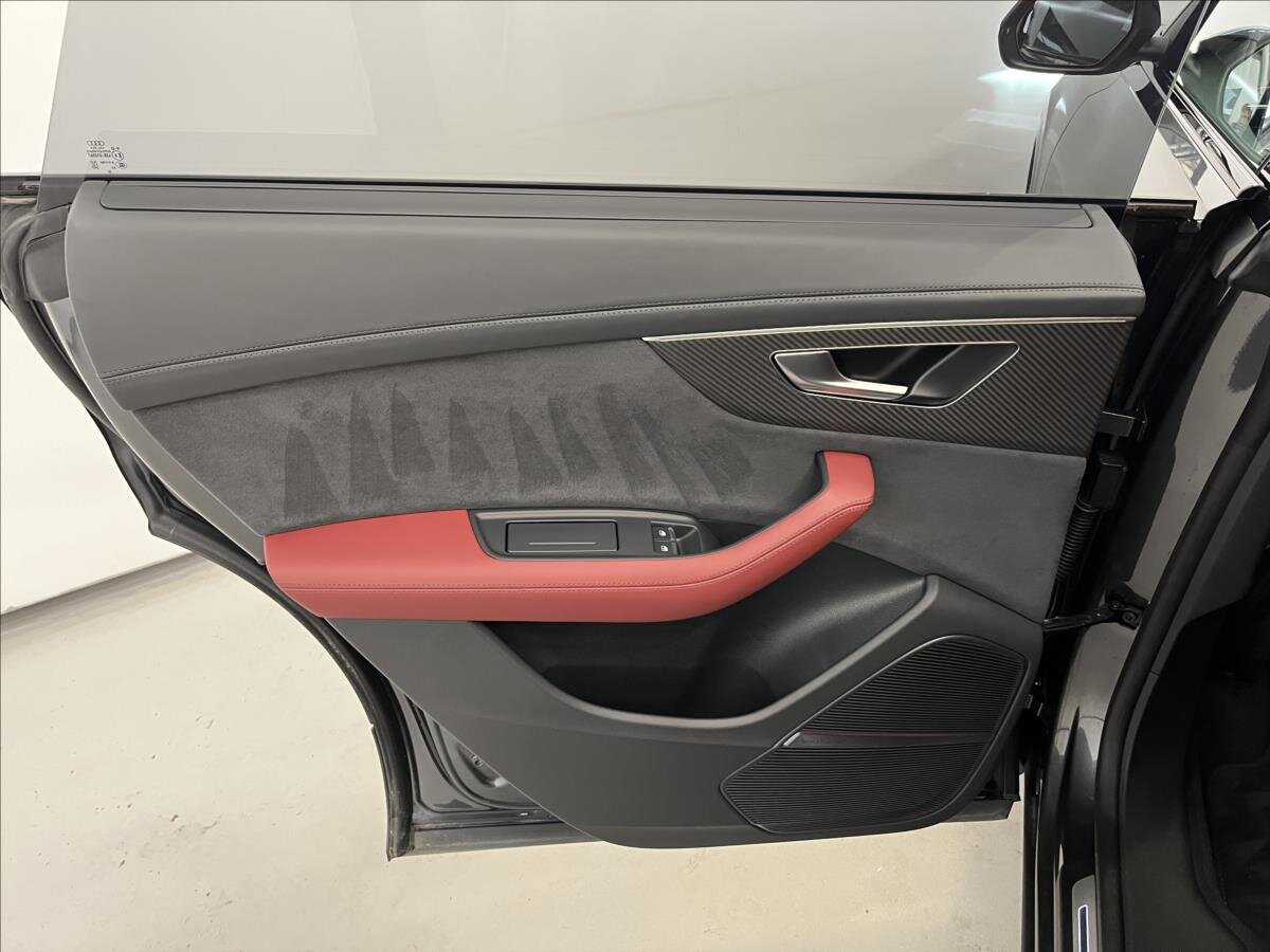 Audi SQ8 SUV 4,0 l 373 kw